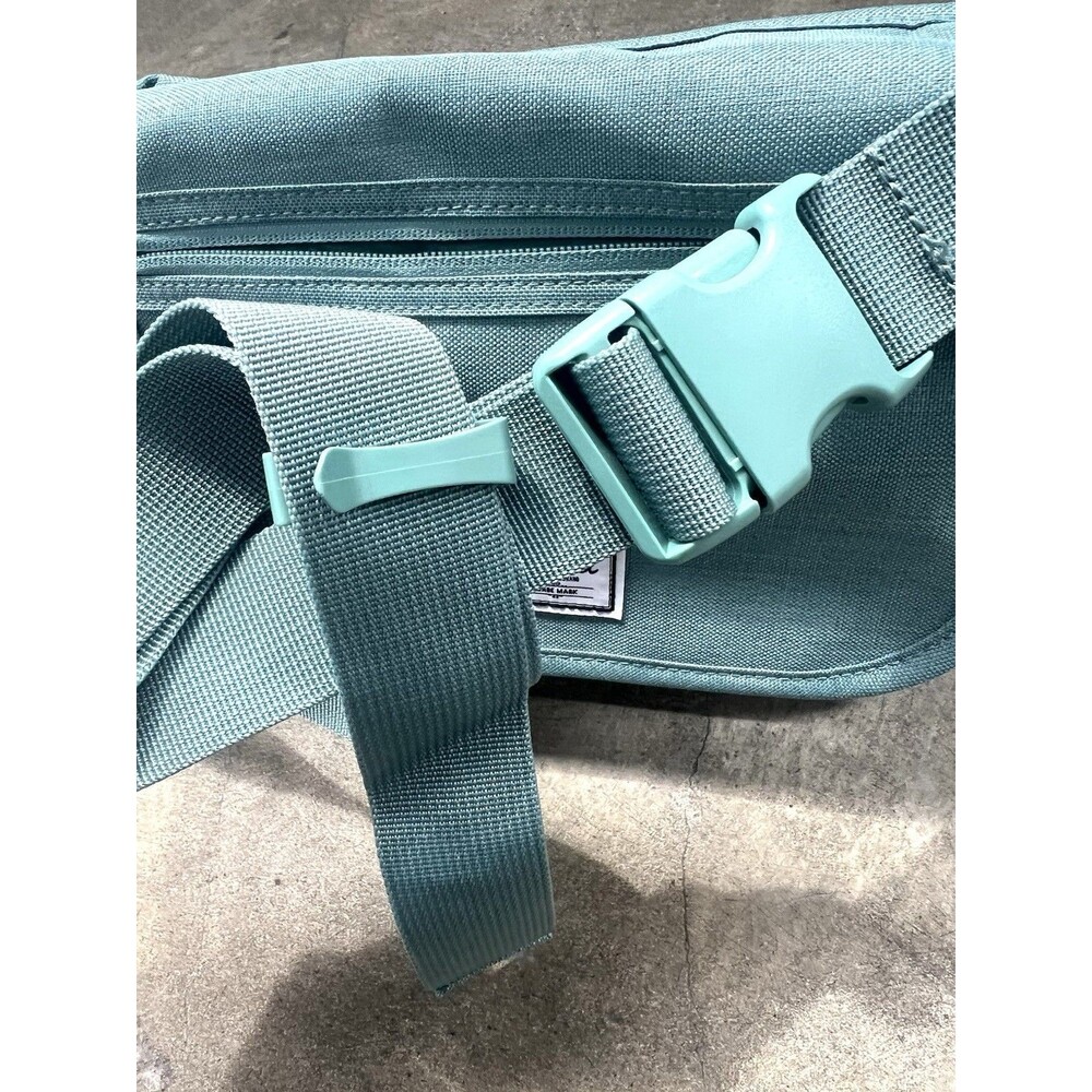 NWT Herschel Supply Co. Grade Mini Messenger Bag Oil Blue Crosshatch Nordstrom - Picture 6 of 9